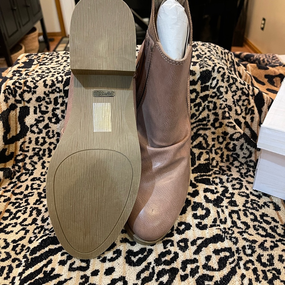 New in box! Blowfish brown tan ankle boots booties western Size 10M - Picture 4 of 5